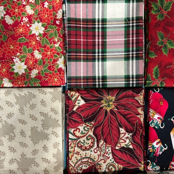 Christmas / Holiday 9 Fat Quarters Fabric Metallics & Quilt Shop Quality lot #6 - Picture 3 of 4